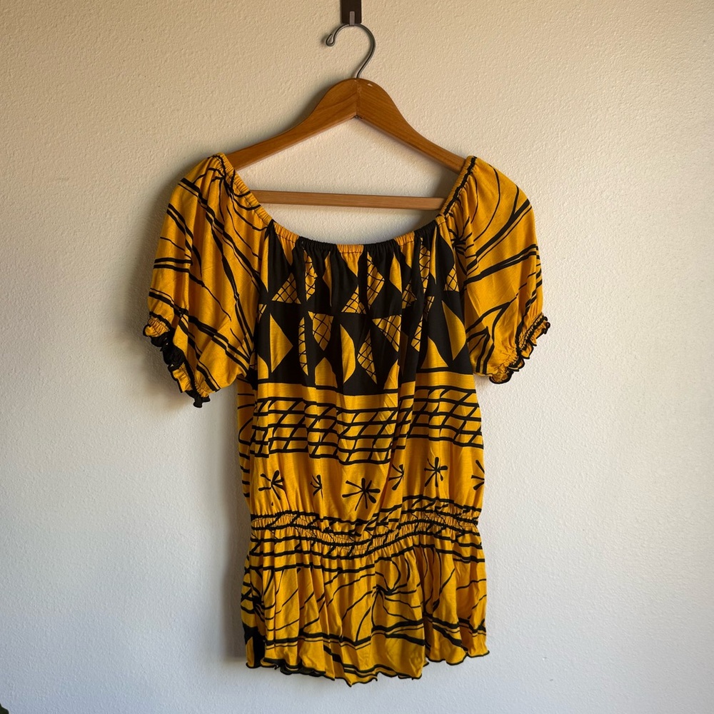 Women's Hawaiian Missing Polynesia yellow and black size 2